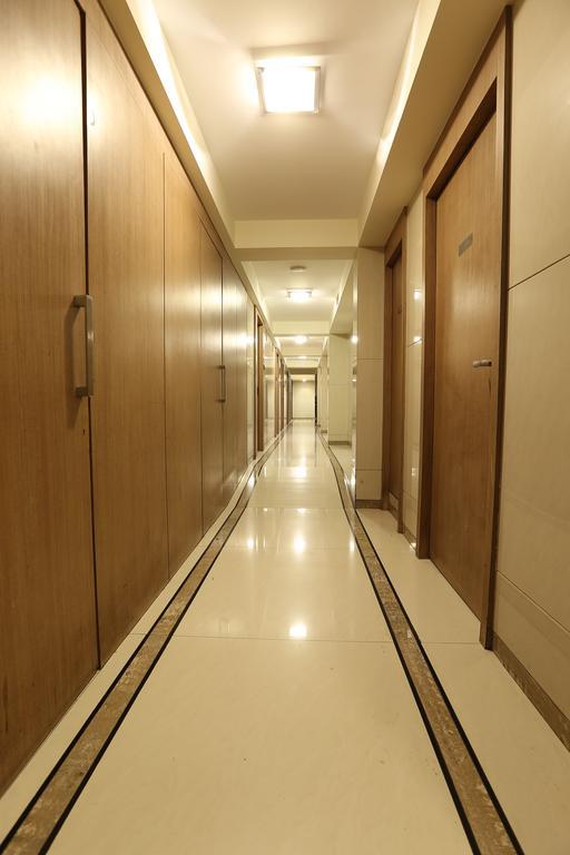 Hotel Silver Inn Мумбаи Экстерьер фото
