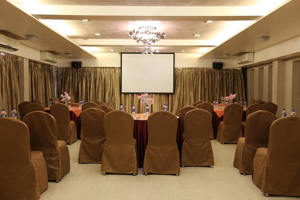 Hotel Silver Inn Мумбаи Экстерьер фото