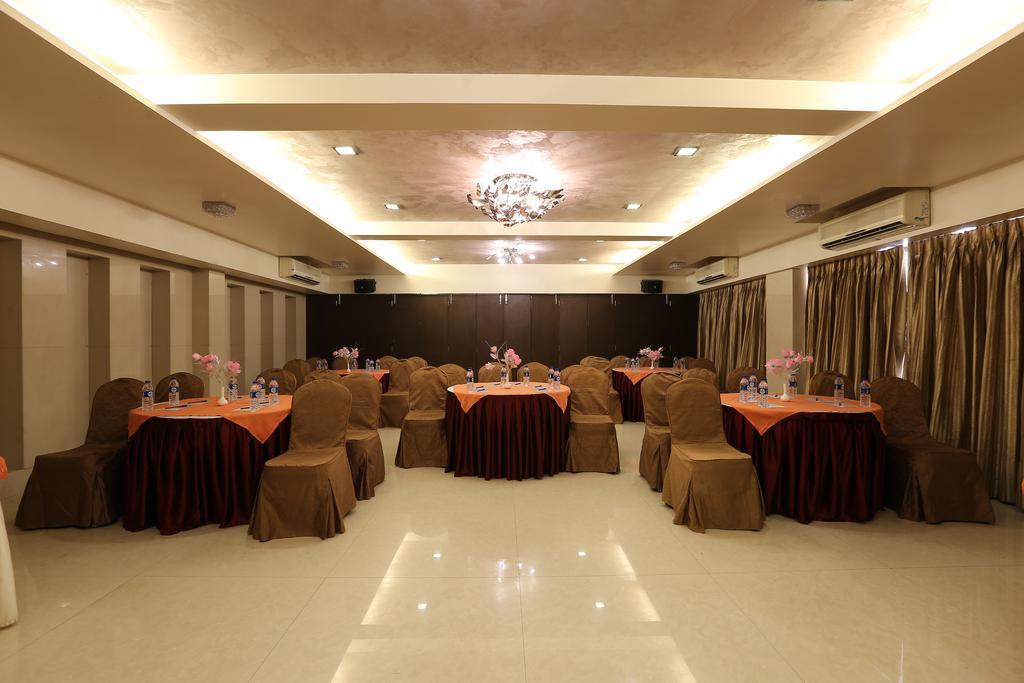 Hotel Silver Inn Мумбаи Экстерьер фото