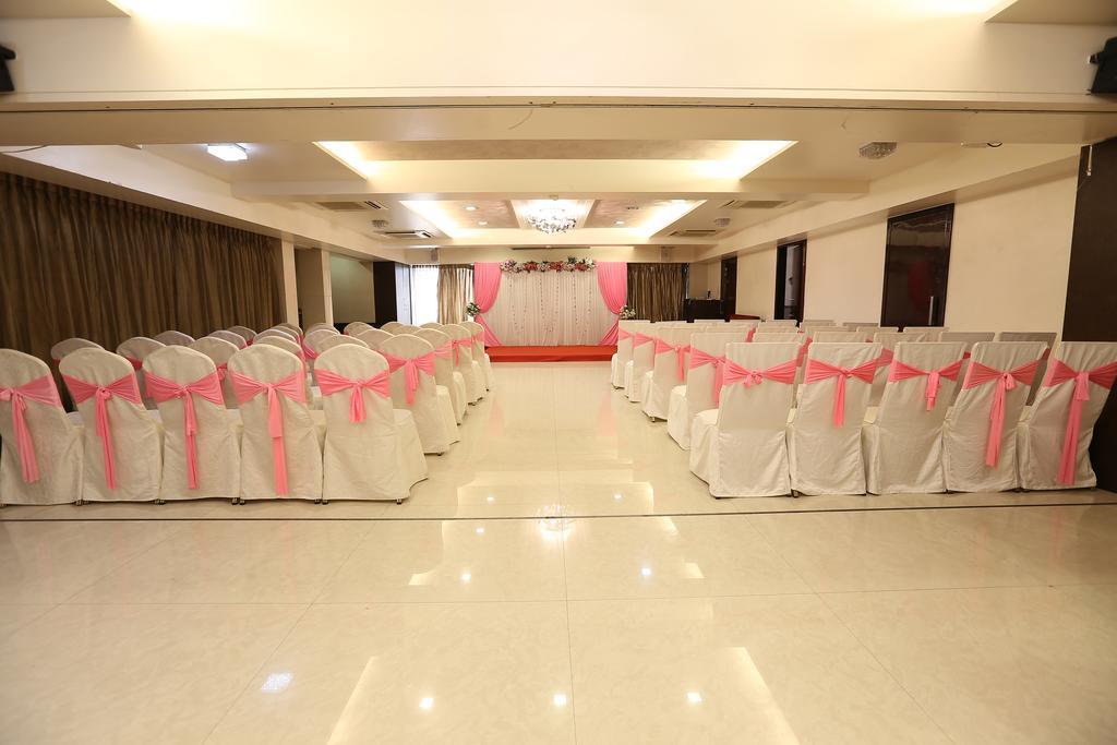 Hotel Silver Inn Мумбаи Экстерьер фото