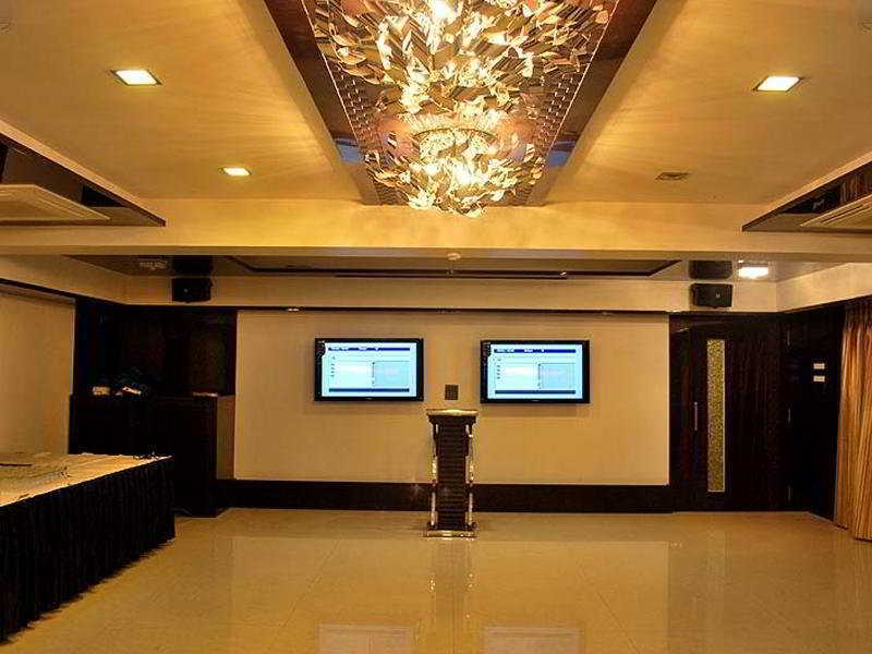 Hotel Silver Inn Мумбаи Экстерьер фото
