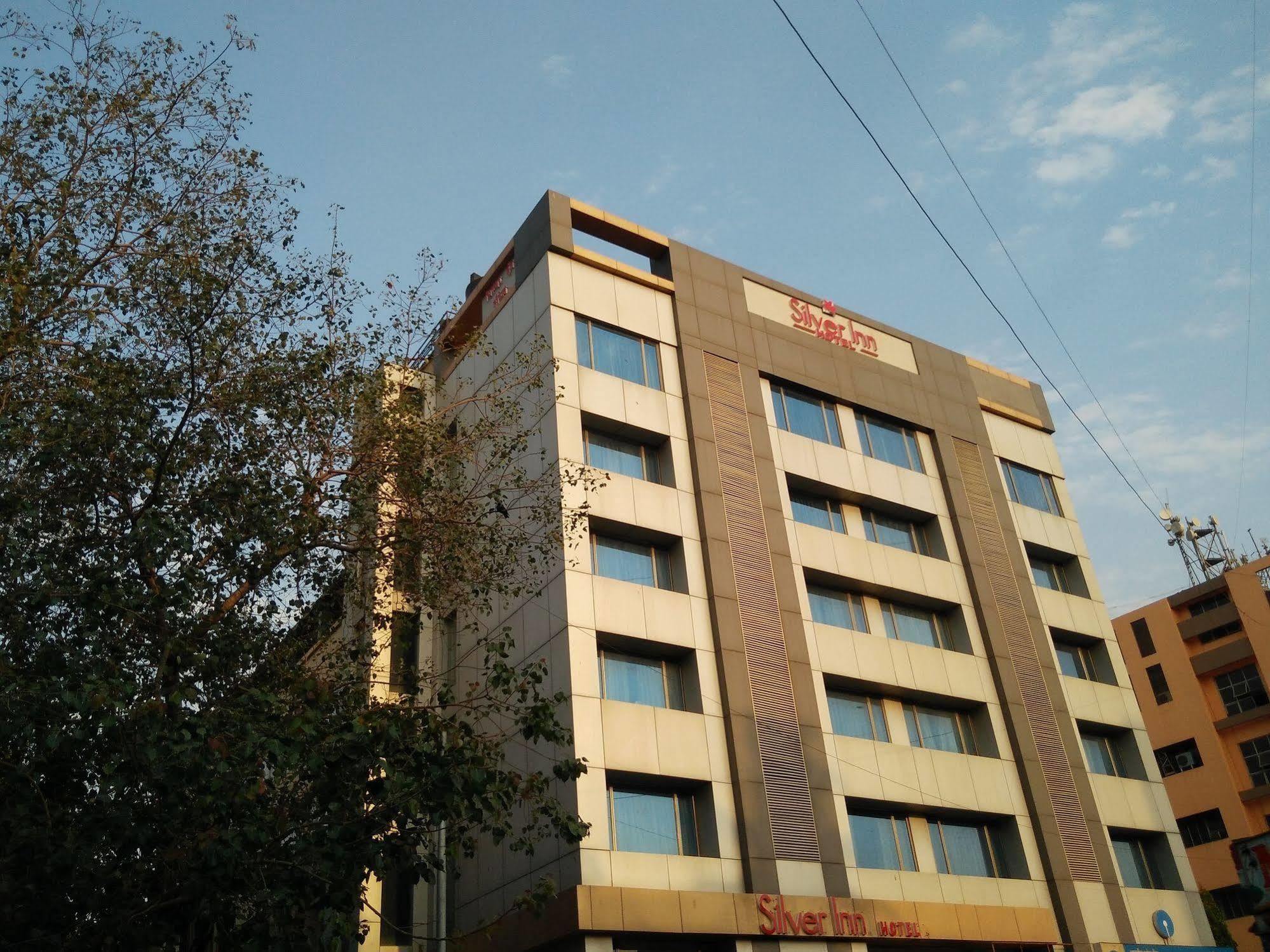 Hotel Silver Inn Мумбаи Экстерьер фото