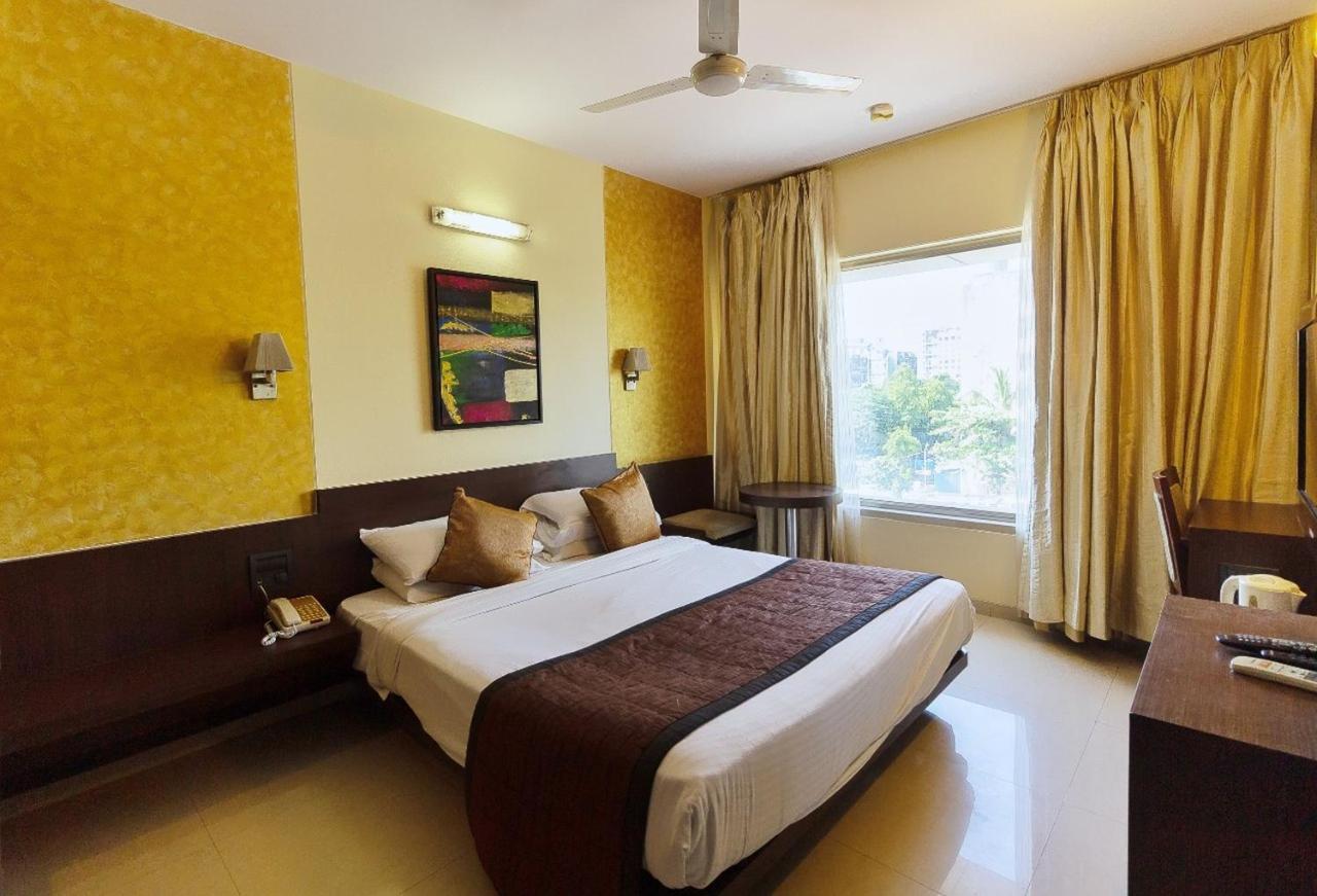 Hotel Silver Inn Мумбаи Экстерьер фото