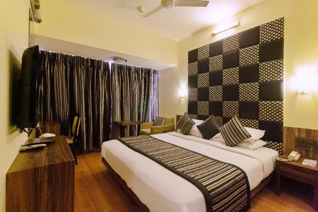 Hotel Silver Inn Мумбаи Экстерьер фото