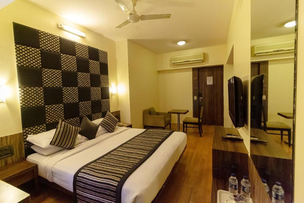 Hotel Silver Inn Мумбаи Экстерьер фото