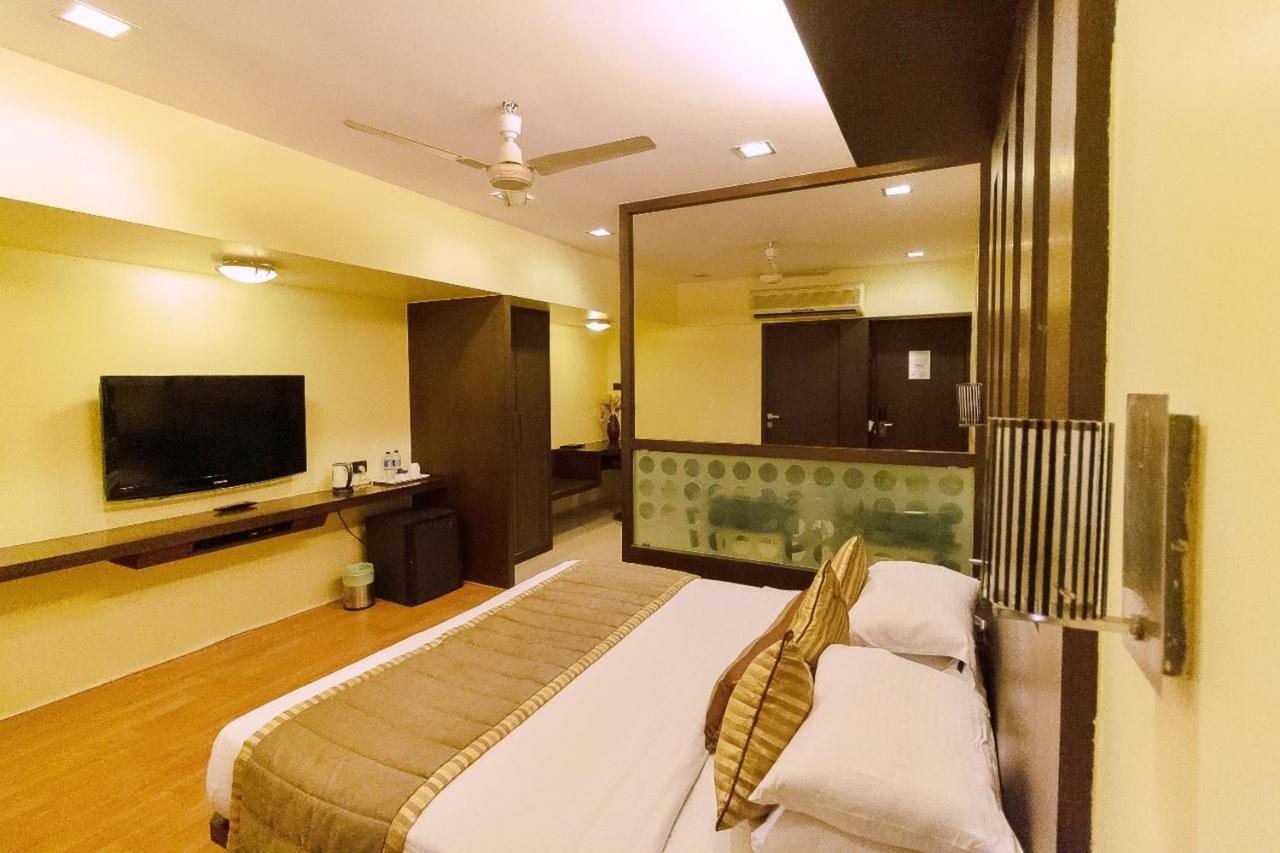 Hotel Silver Inn Мумбаи Экстерьер фото