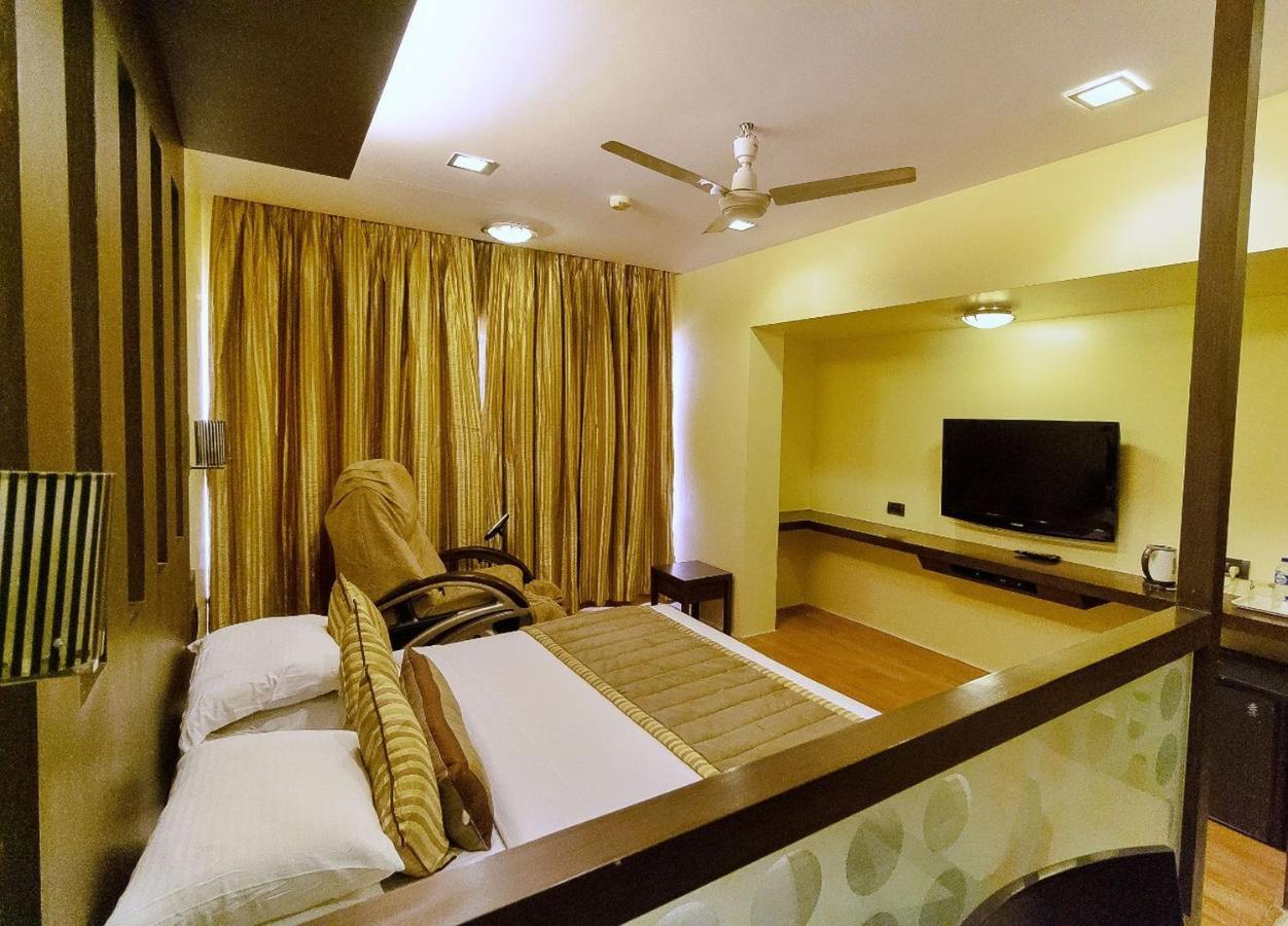 Hotel Silver Inn Мумбаи Экстерьер фото