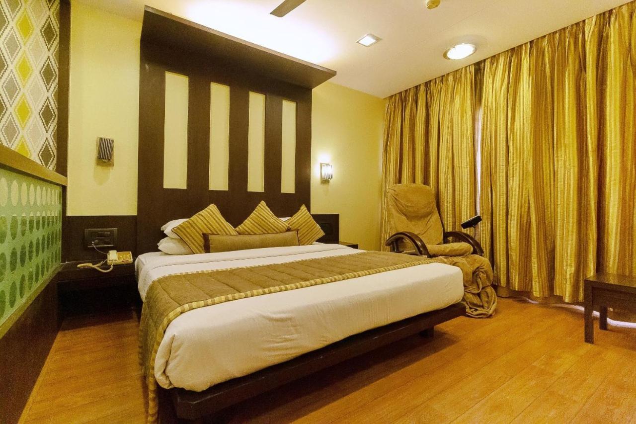 Hotel Silver Inn Мумбаи Экстерьер фото